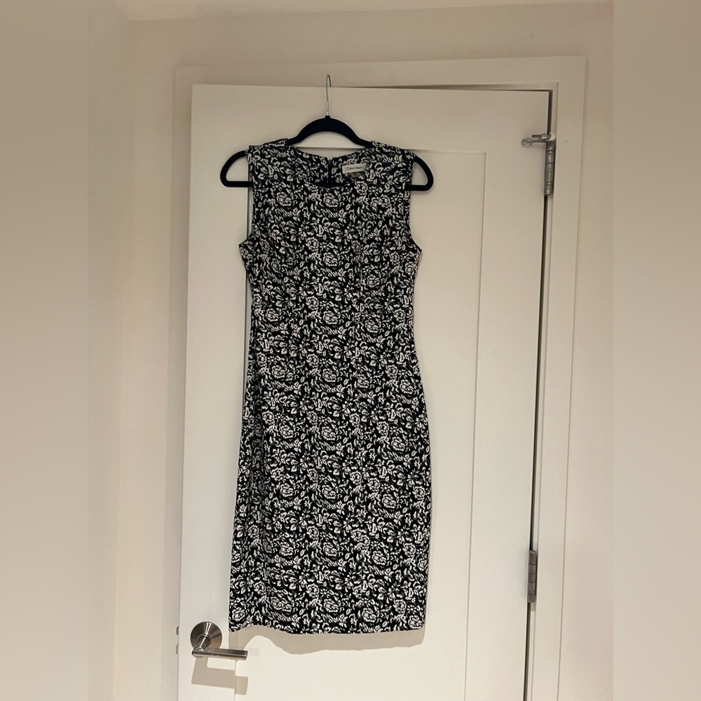 Sleeveless dress